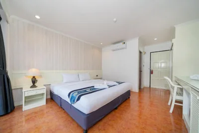 バルコニー付きデラックスダブルルーム — Patong Central Residence and Apartment